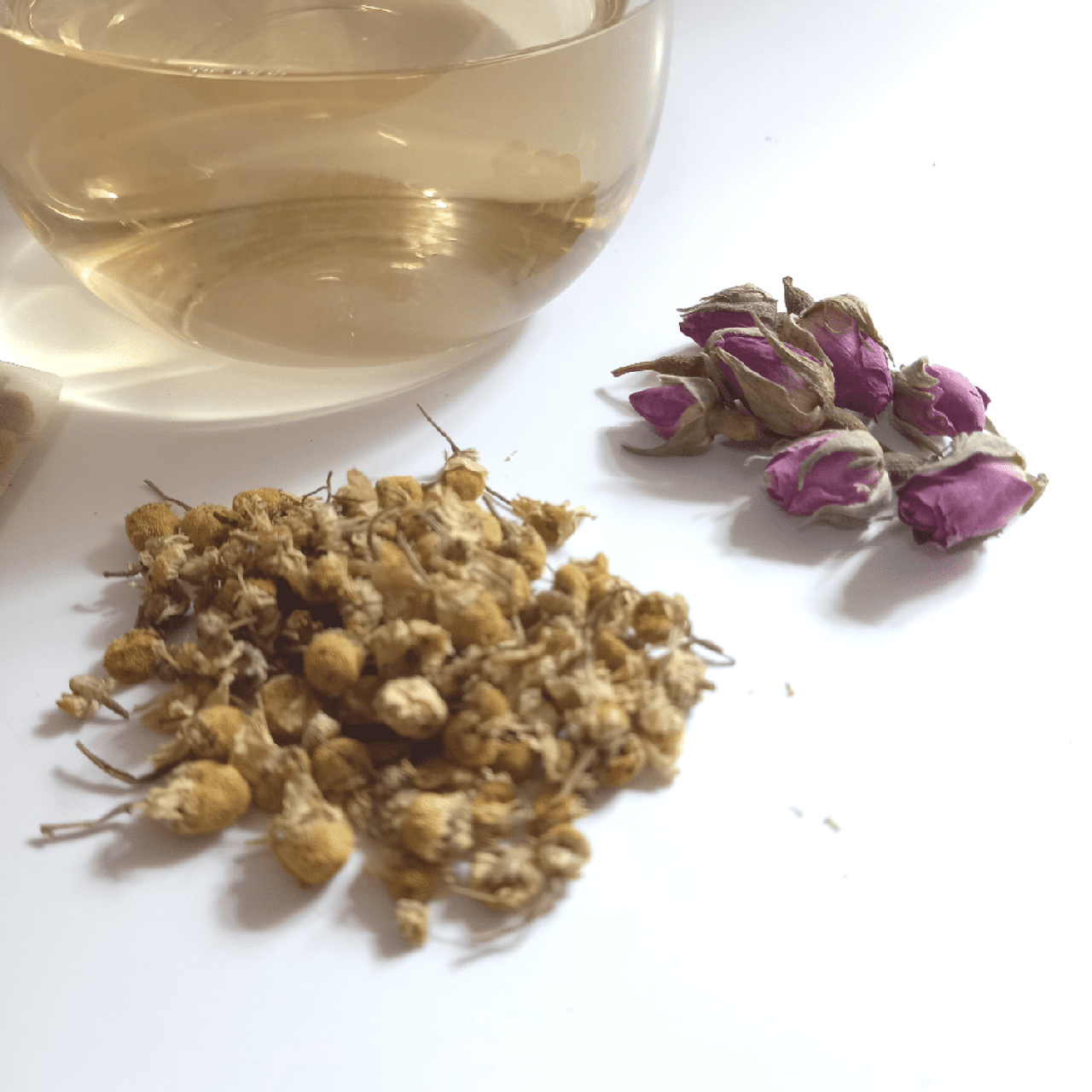 安神調經《玫瑰洋甘菊花茶》